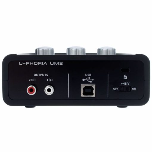 Behringer U-Phoria UM2